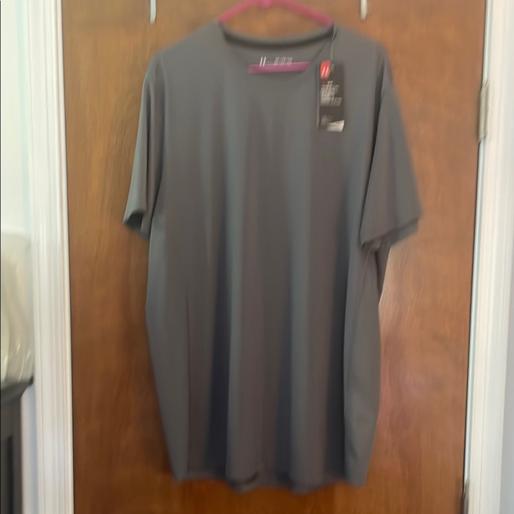 New w/ tags Men’s Under Armour Shirt